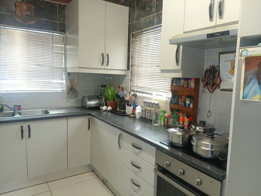 3 Bedroom Property for Sale in Westridge Western Cape